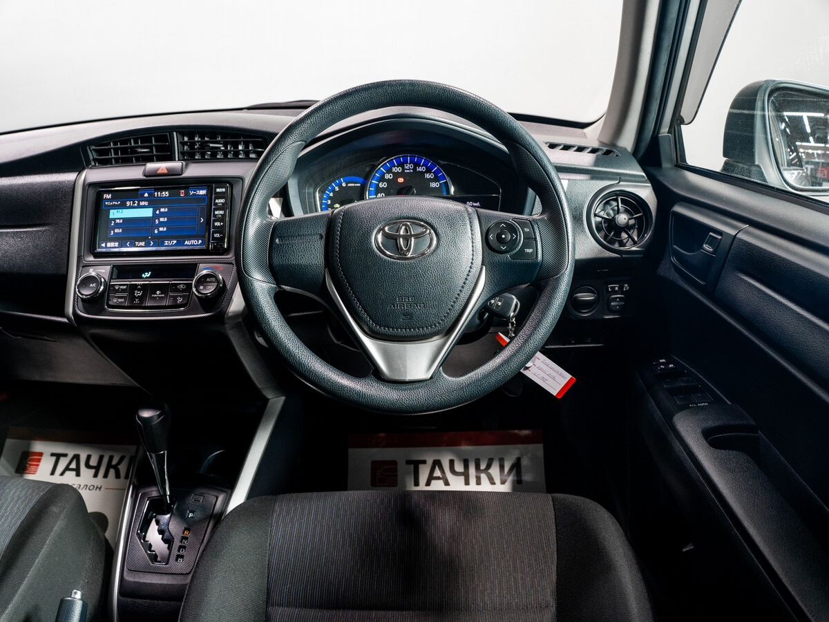 Toyota Corolla Fielder 2019 - фото автомобиля