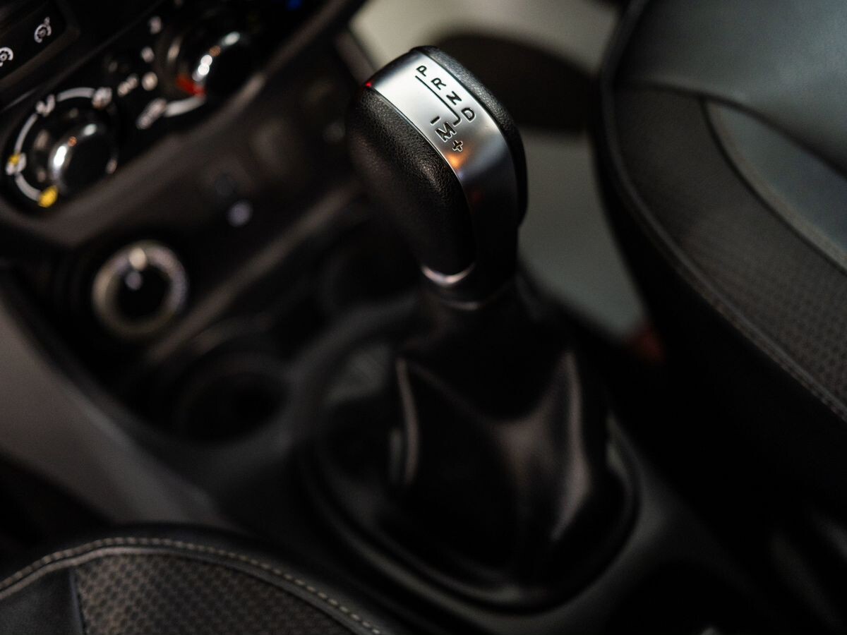 Renault Duster 2020 - фото автомобиля