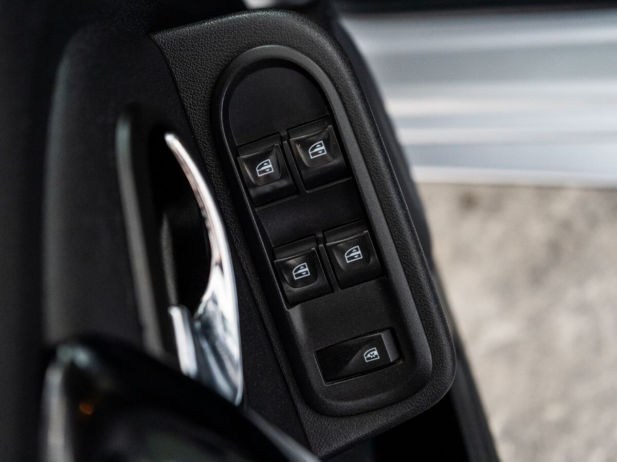 Renault Duster 2020 - фото автомобиля