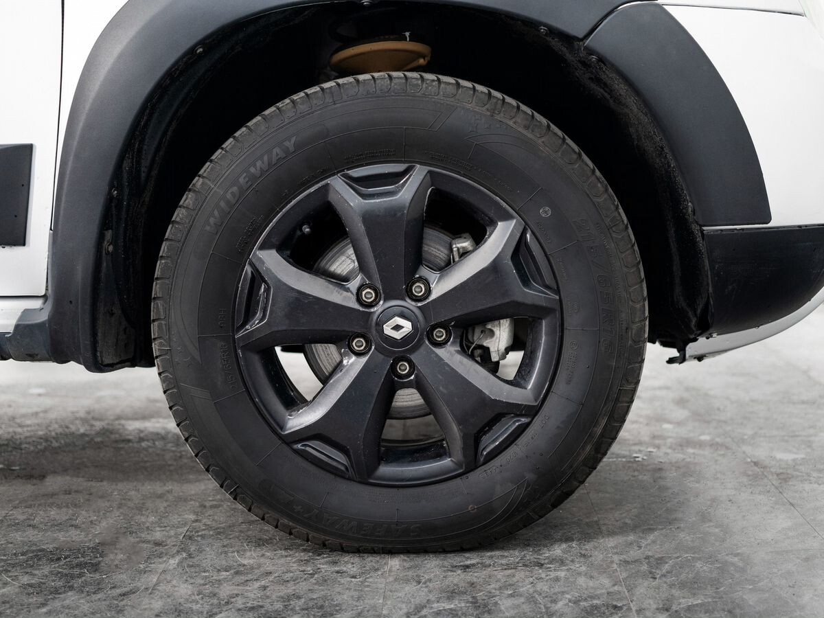 Renault Duster 2020 - фото автомобиля