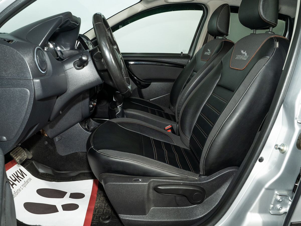 Renault Duster 2020 - фото автомобиля