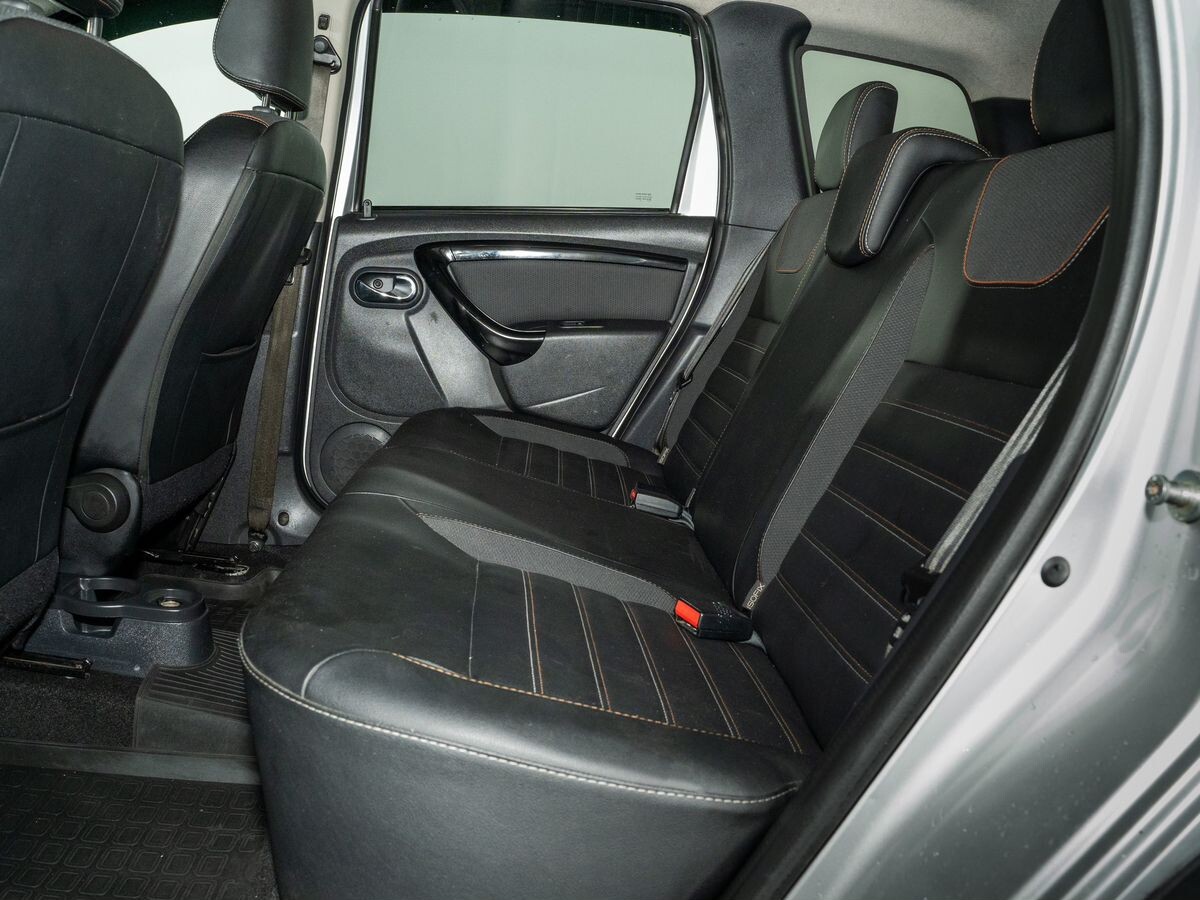 Renault Duster 2020 - фото автомобиля