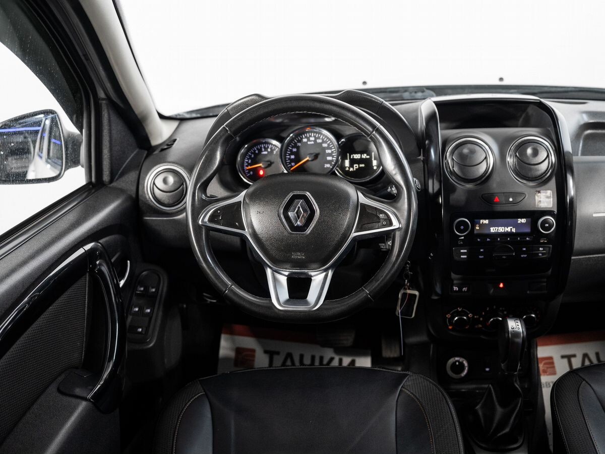 Renault Duster 2020 - фото автомобиля