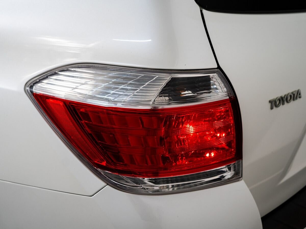 Toyota Highlander 2013 - фото автомобиля