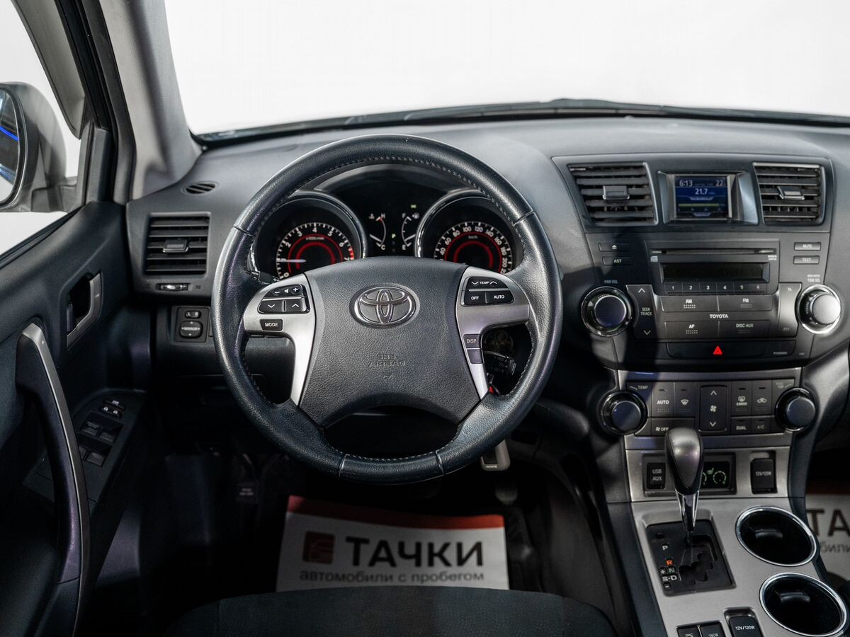 Toyota Highlander 2013 - фото автомобиля
