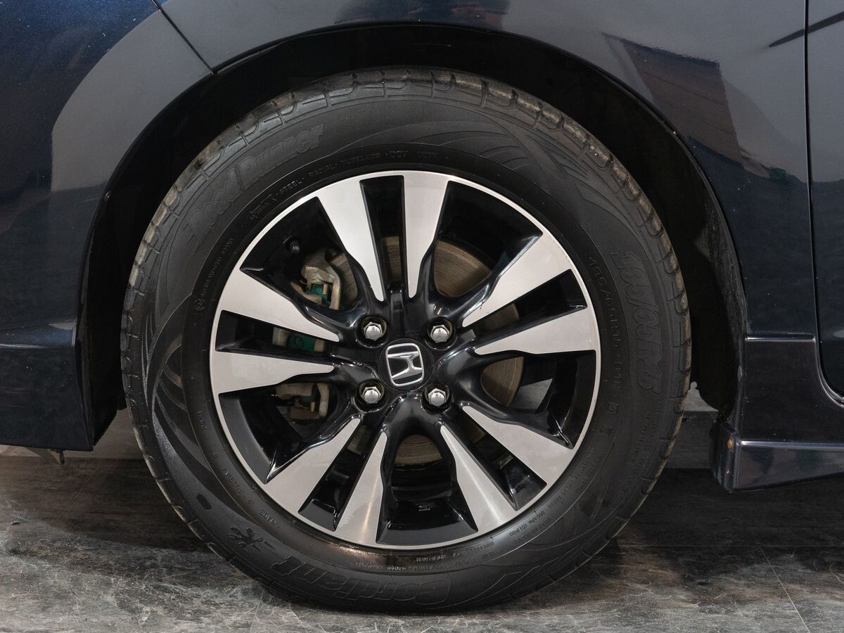 Honda Shuttle 2015 - фото автомобиля