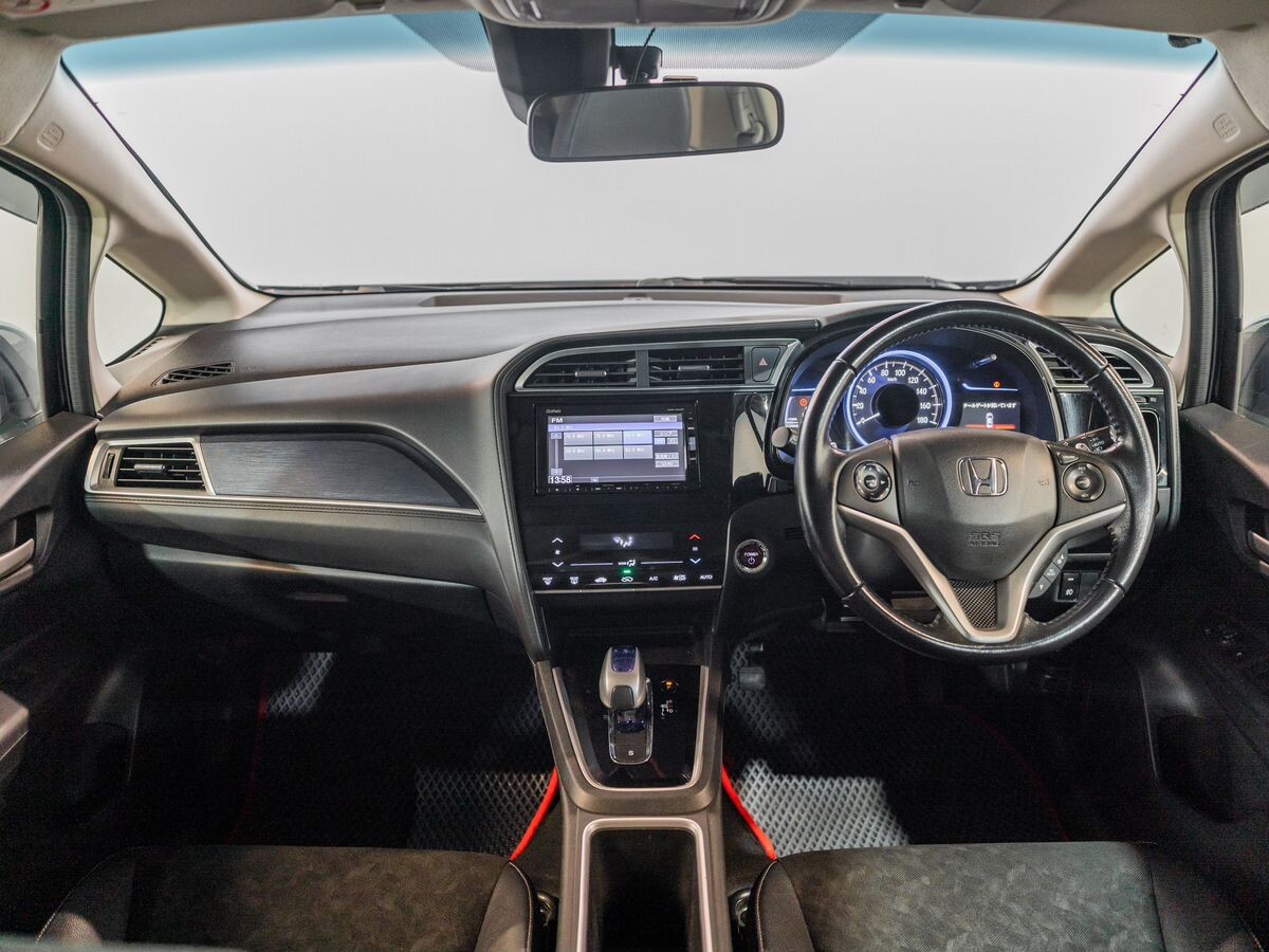 Honda Shuttle 2015 - фото автомобиля