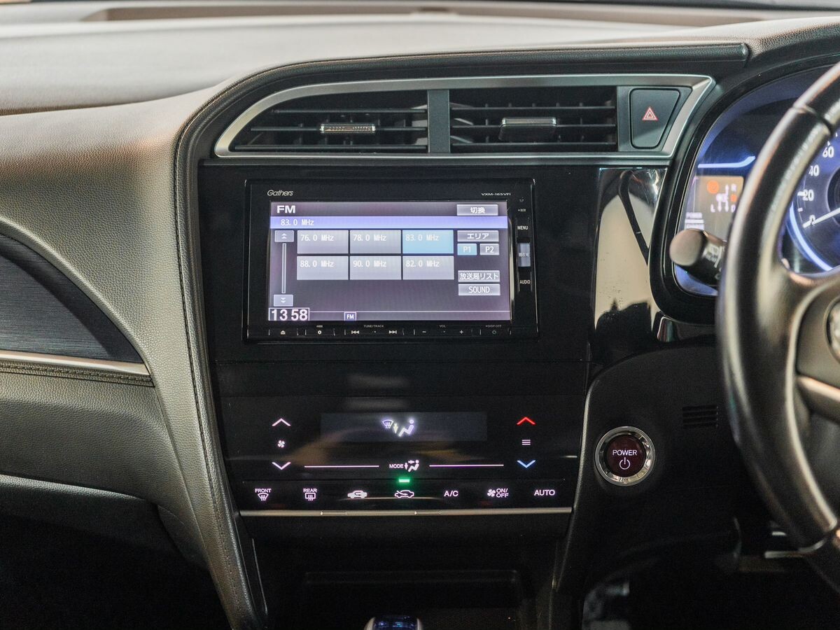 Honda Shuttle 2015 - фото автомобиля
