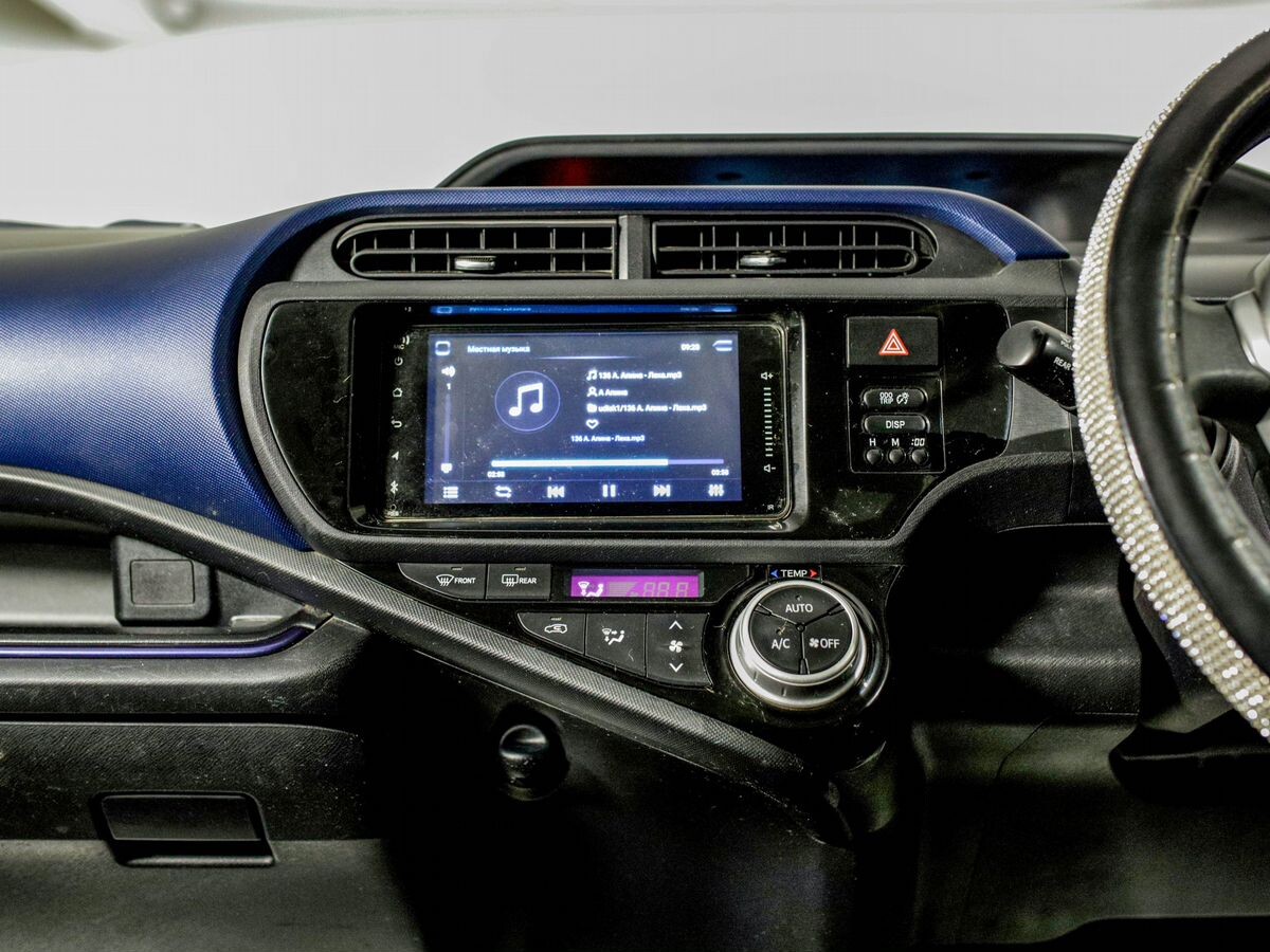Toyota Aqua 2015 - фото автомобиля
