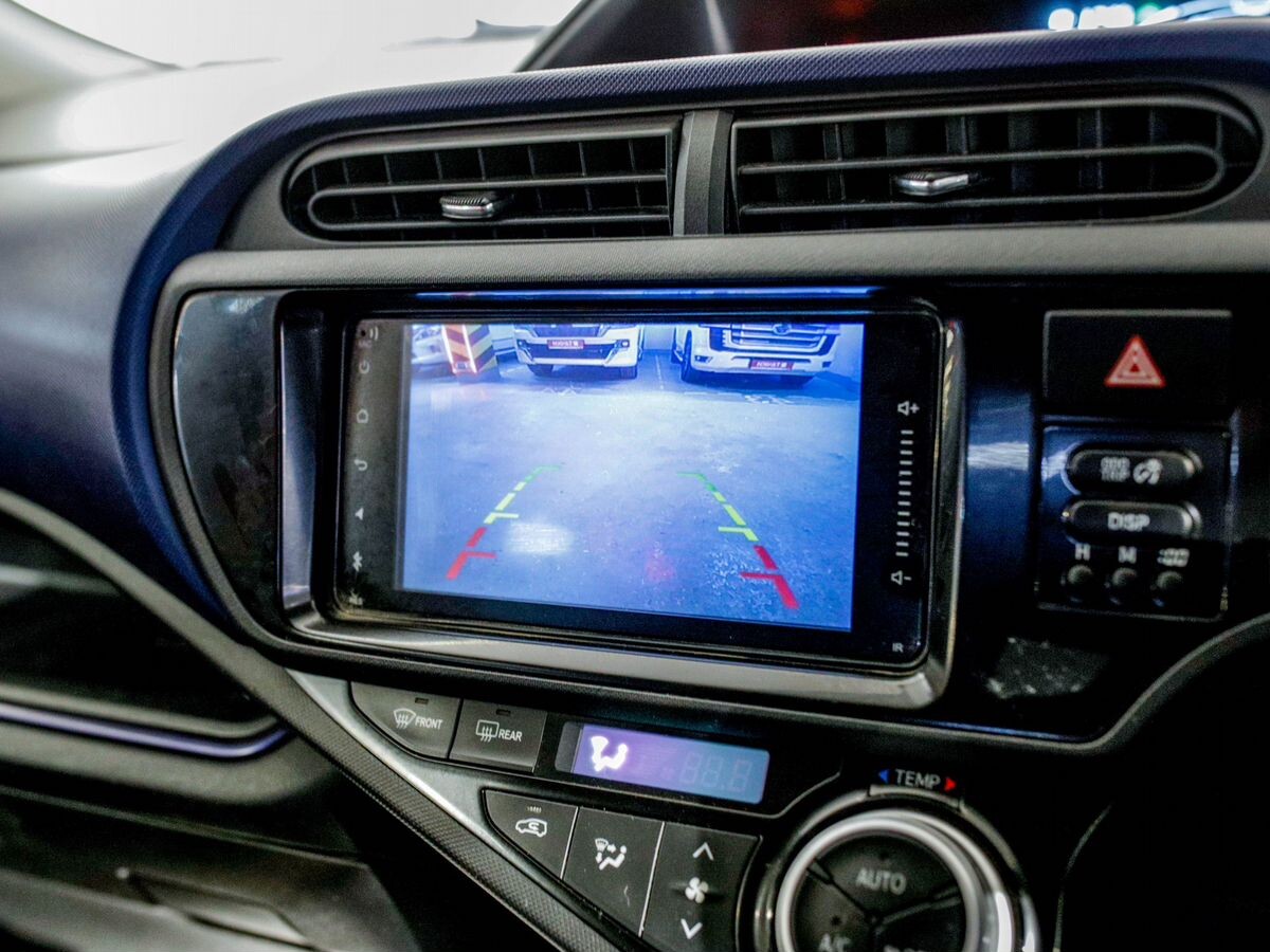 Toyota Aqua 2015 - фото автомобиля