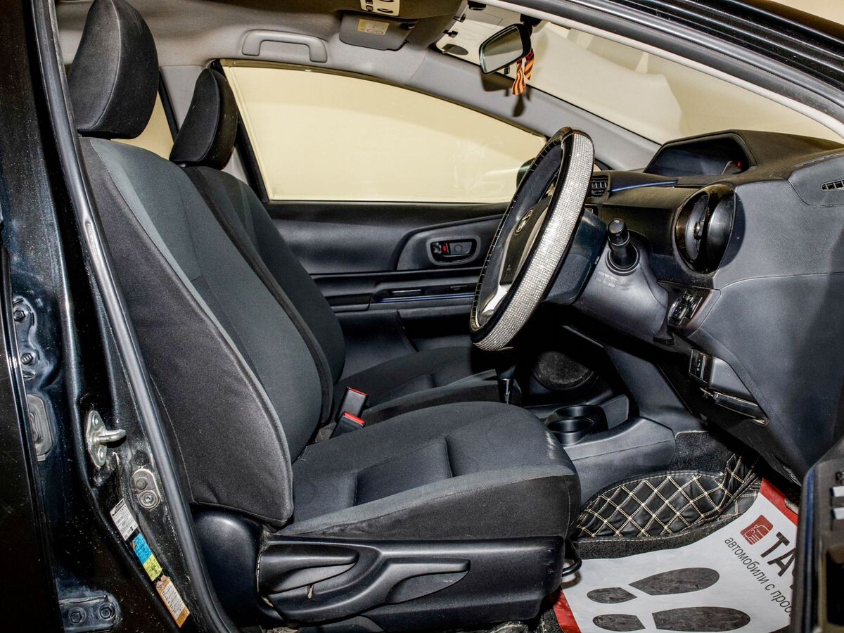Toyota Aqua 2015 - фото автомобиля