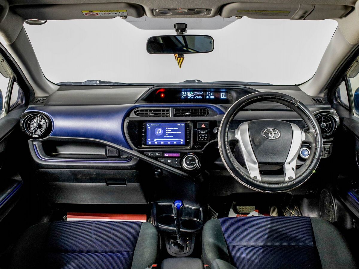 Toyota Aqua 2015 - фото автомобиля