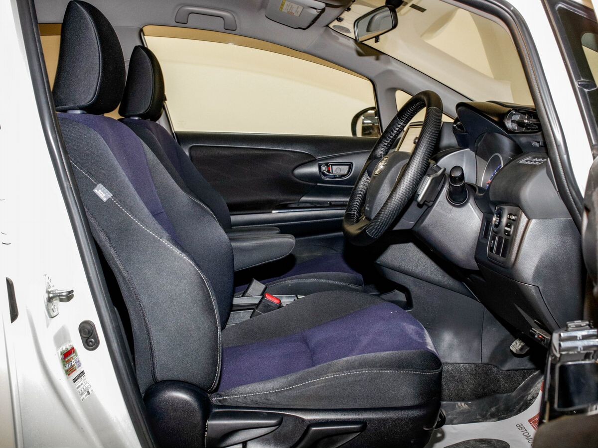 Toyota Wish 2015 - фото автомобиля