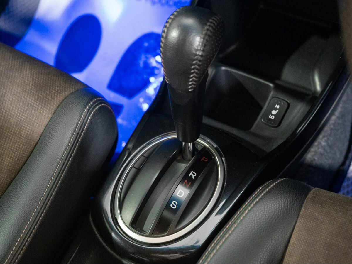 Honda Fit Shuttle 2013 - фото автомобиля