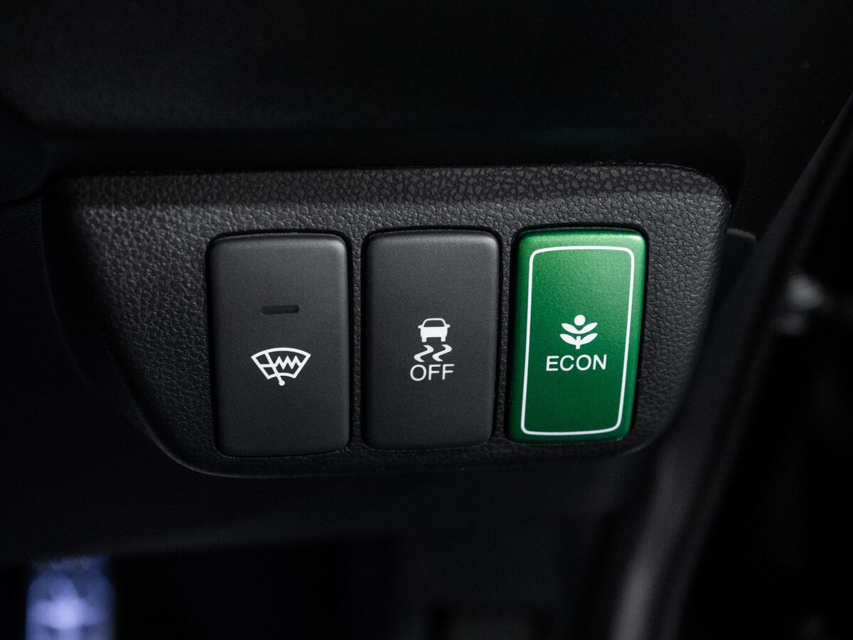 Honda Fit Shuttle 2013 - фото автомобиля