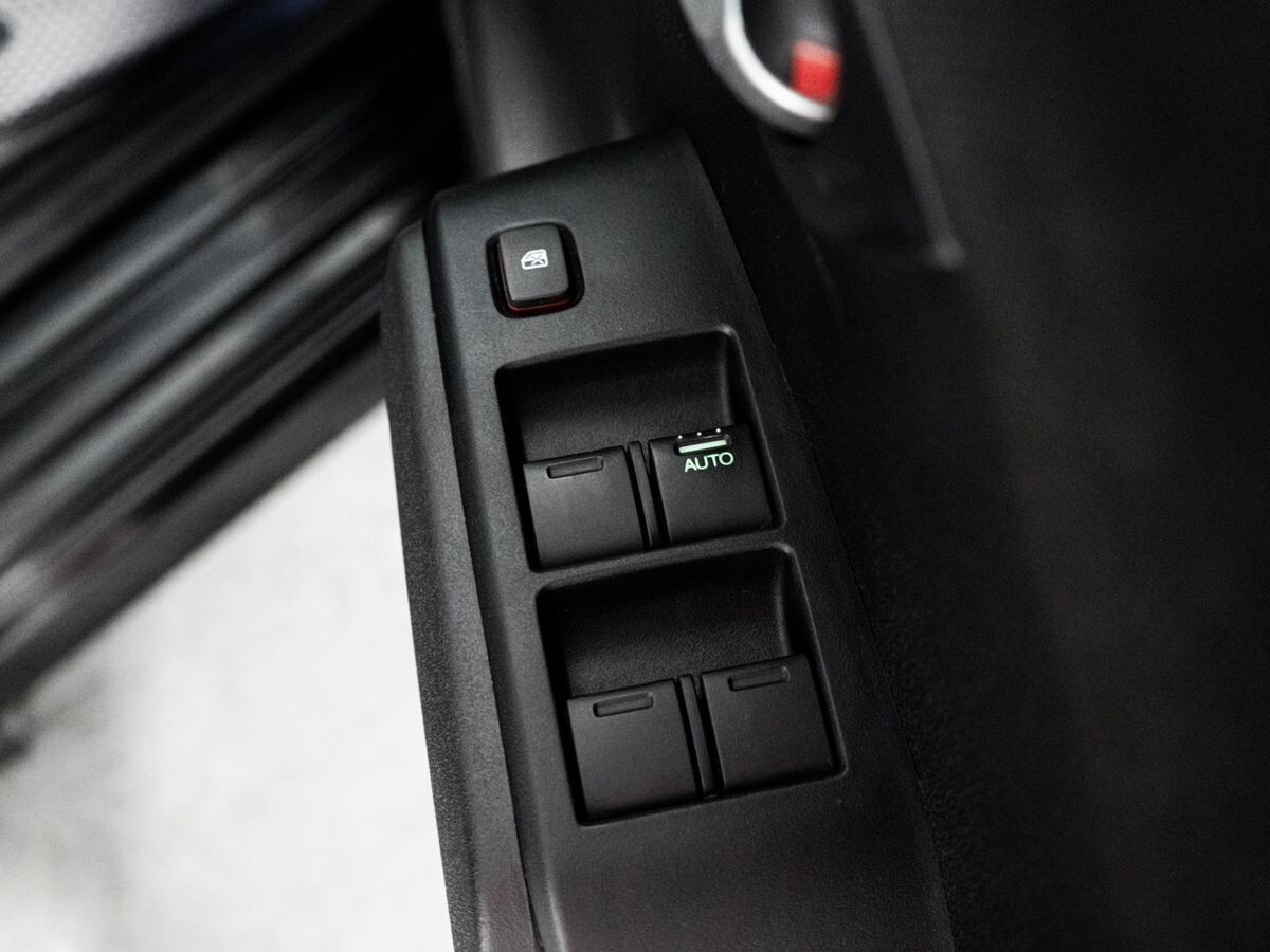 Honda Fit Shuttle 2013 - фото автомобиля