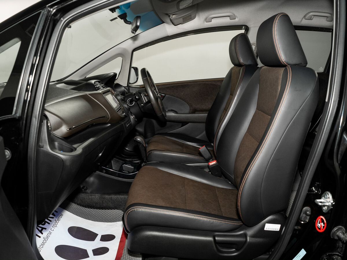 Honda Fit Shuttle 2013 - фото автомобиля