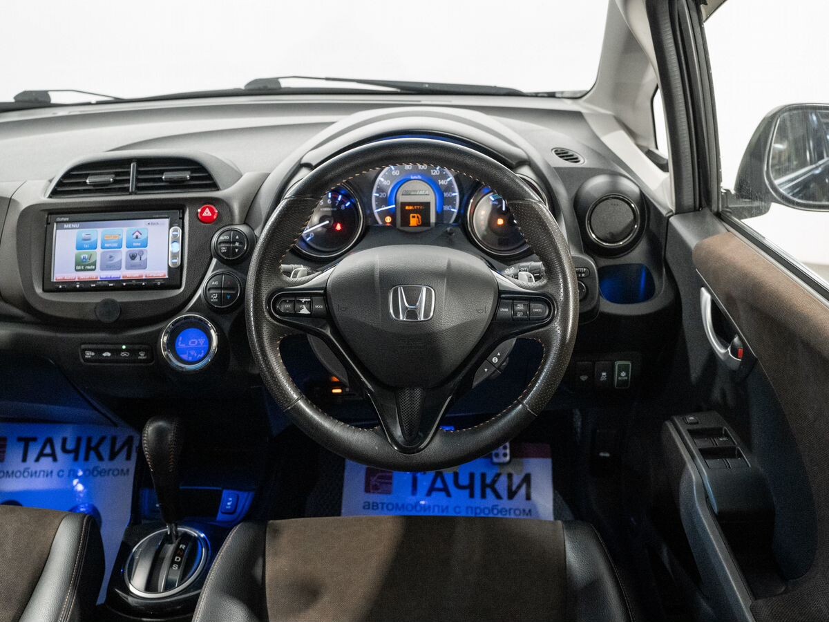 Honda Fit Shuttle 2013 - фото автомобиля
