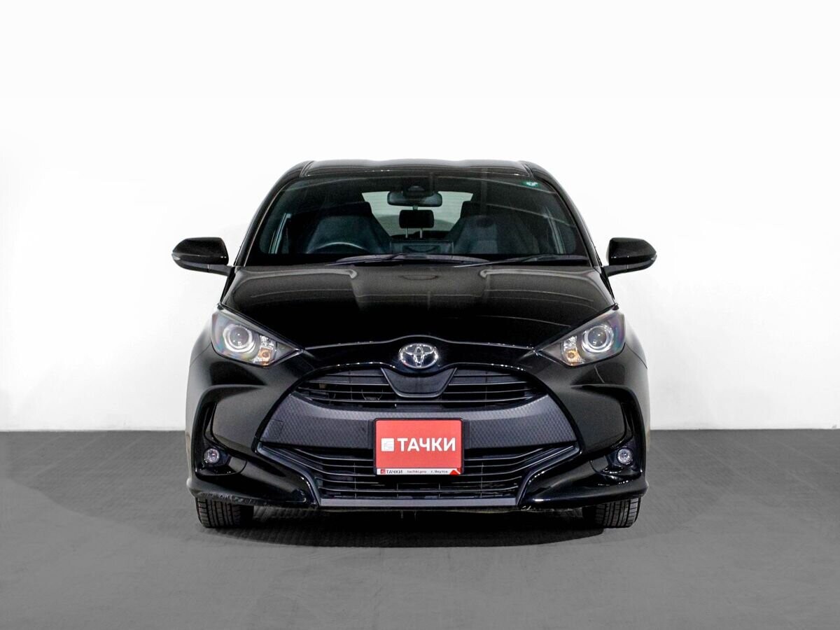 Toyota Yaris 2021 - фото автомобиля