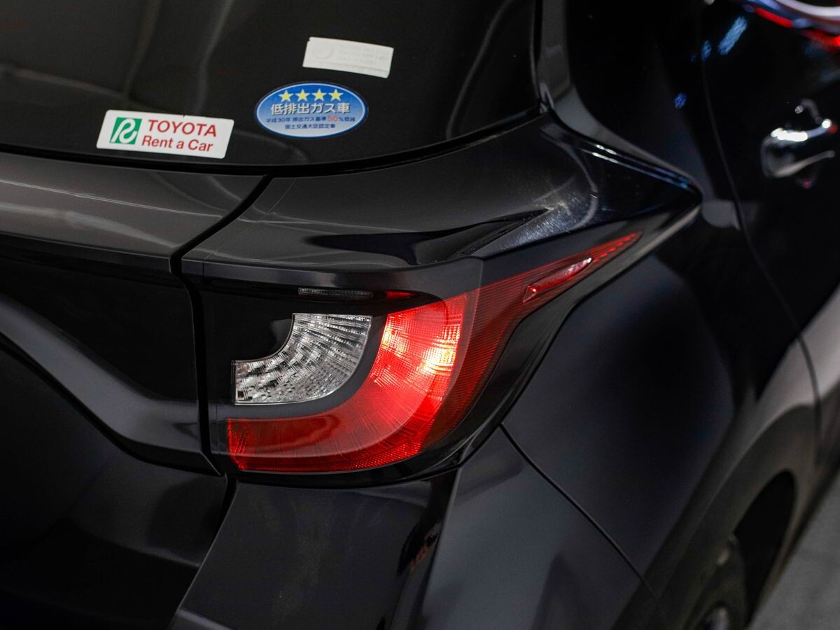 Toyota Yaris 2021 - фото автомобиля
