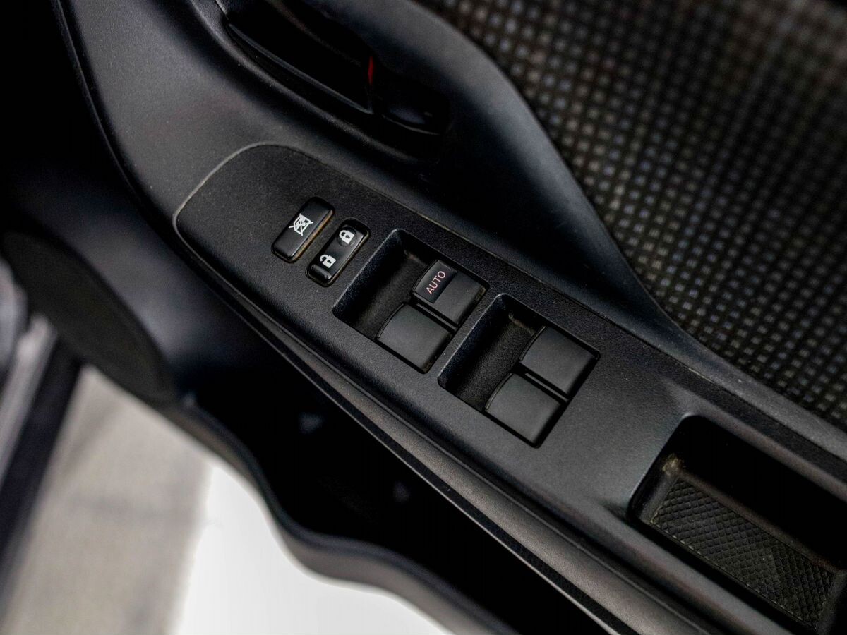 Toyota Vitz 2019 - фото автомобиля