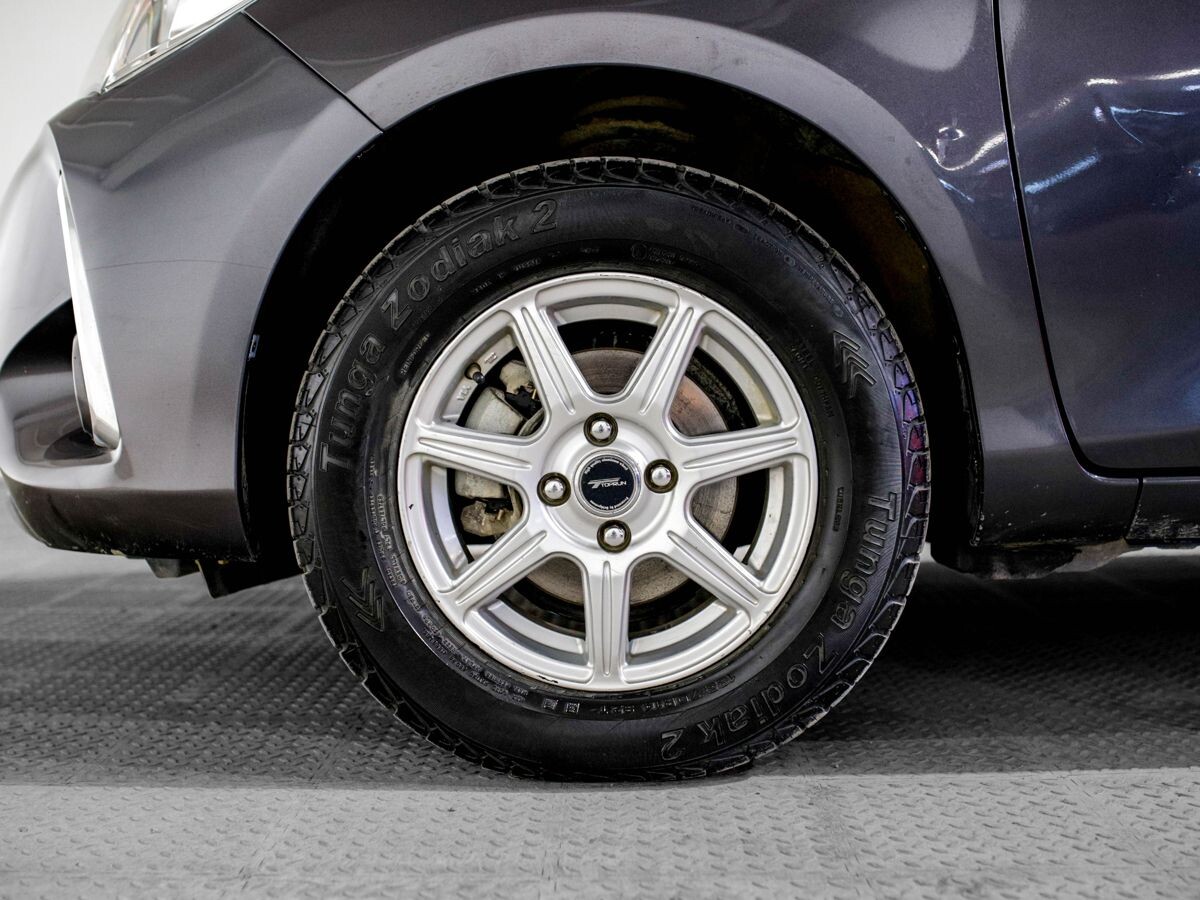 Toyota Vitz 2019 - фото автомобиля