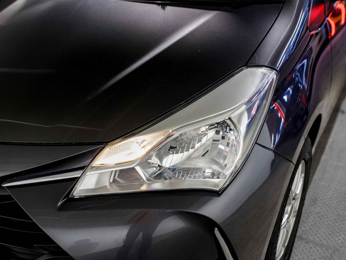 Toyota Vitz 2019 - фото автомобиля