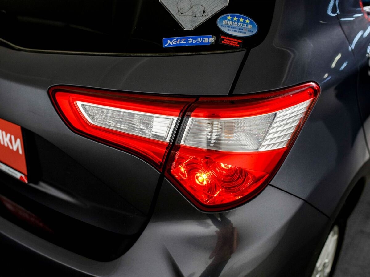 Toyota Vitz 2019 - фото автомобиля