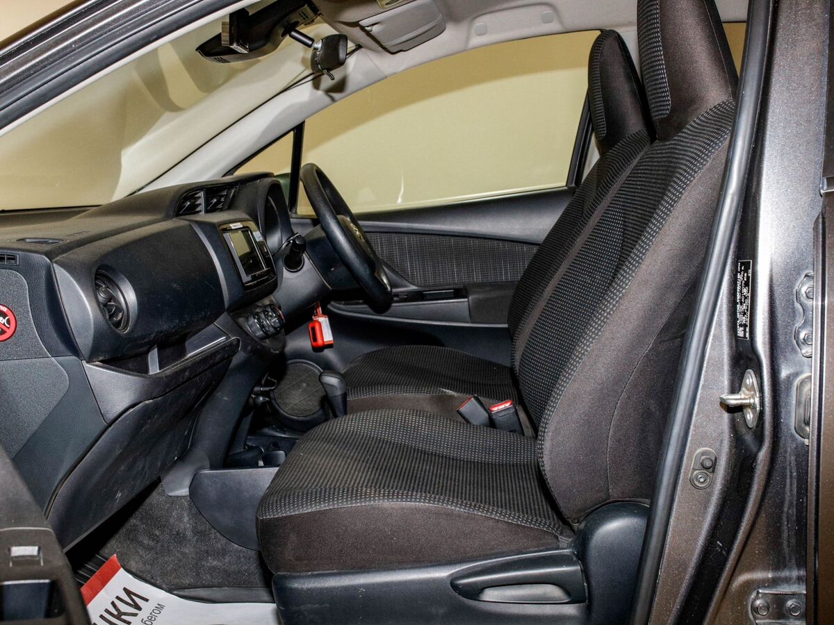 Toyota Vitz 2019 - фото автомобиля