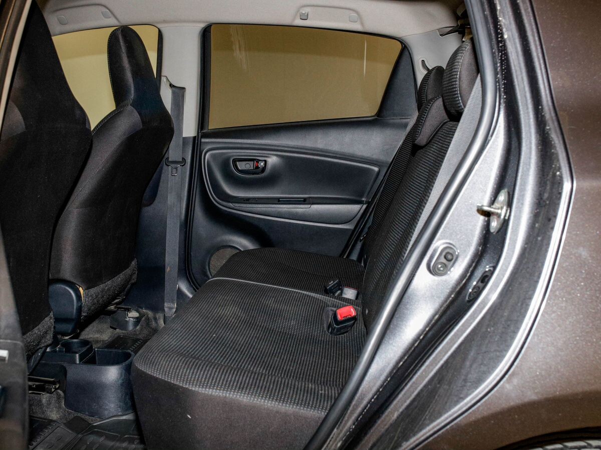 Toyota Vitz 2019 - фото автомобиля
