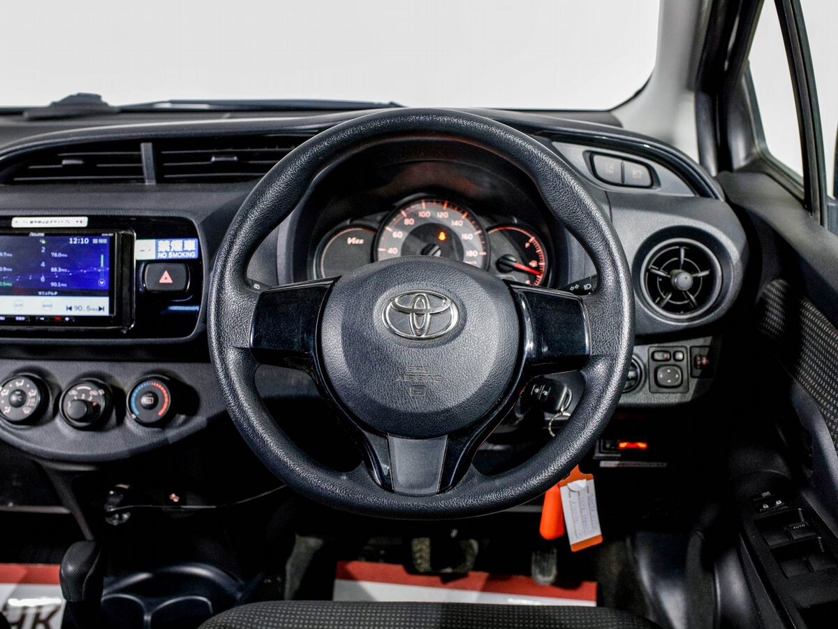 Toyota Vitz 2019 - фото автомобиля