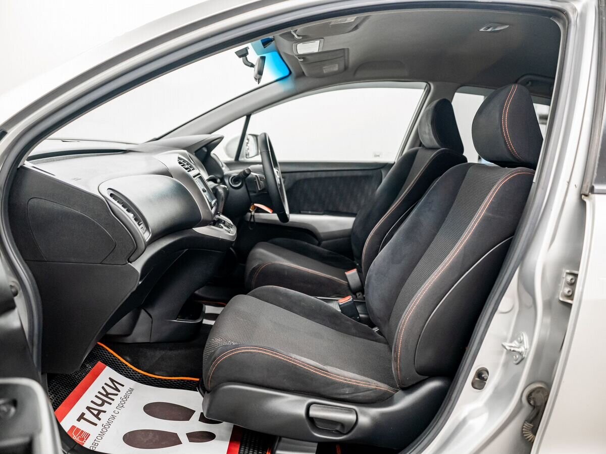 Honda Stream 2010 - фото автомобиля