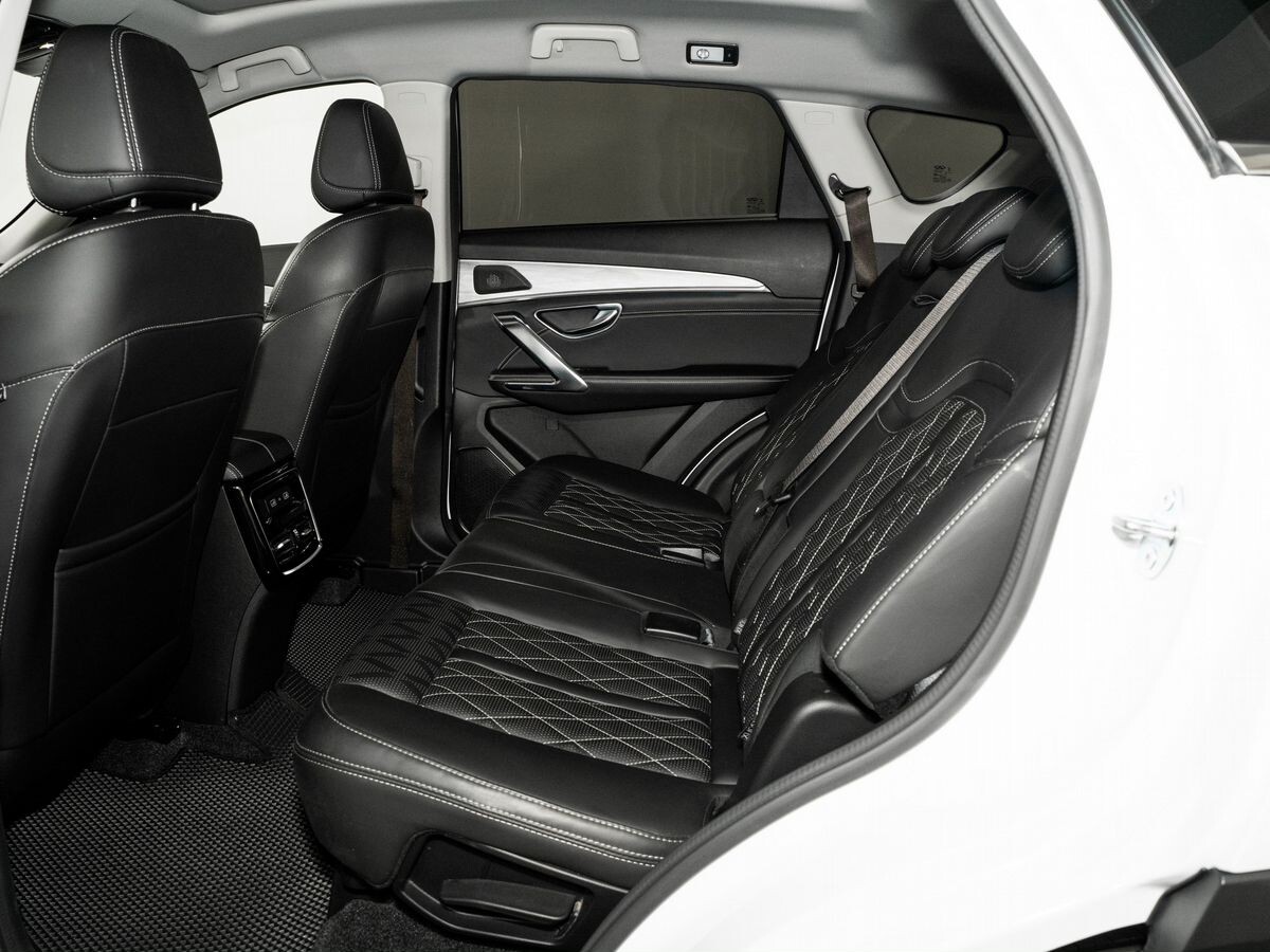 Jetour X70 Plus 2022 - фото автомобиля