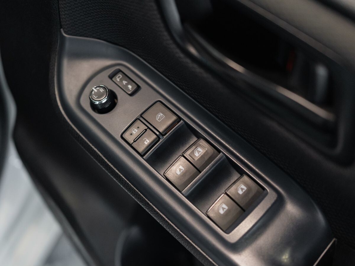 Toyota Noah 2016 - фото автомобиля