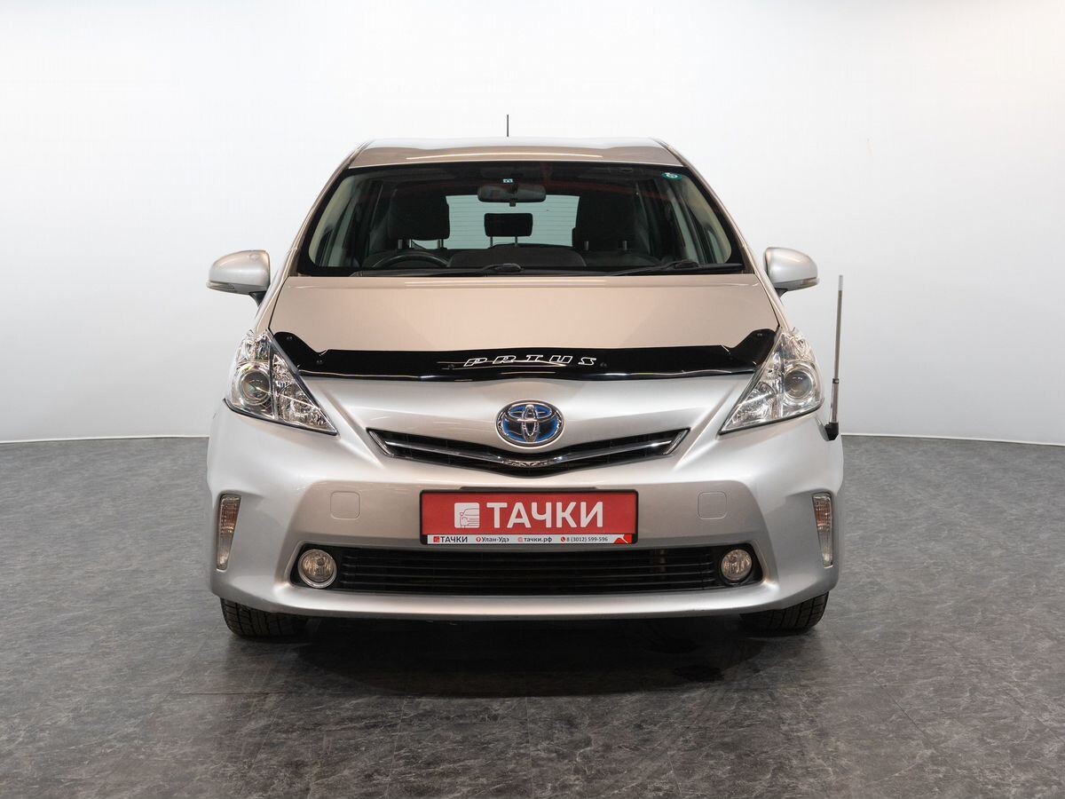 Toyota Prius Alpha 2012 - фото автомобиля