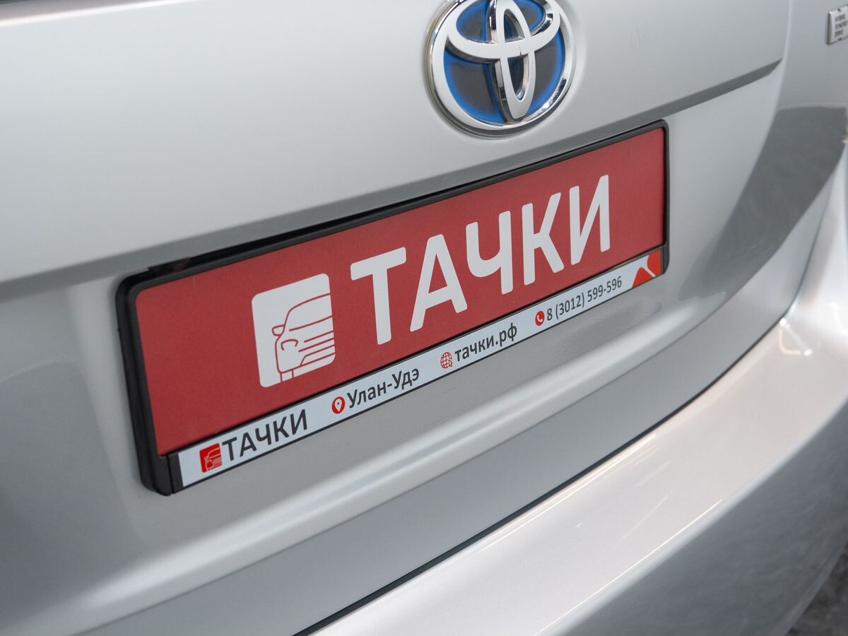 Toyota Prius Alpha 2012 - фото автомобиля