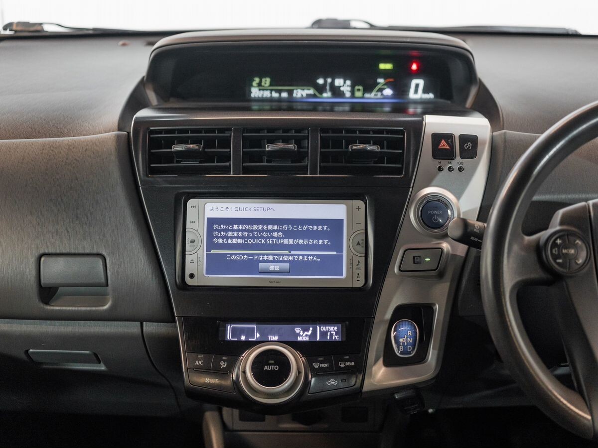 Toyota Prius Alpha 2012 - фото автомобиля