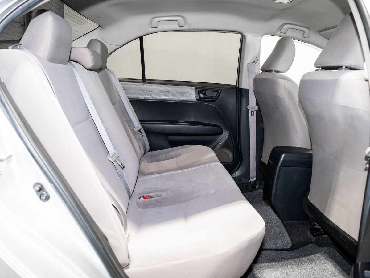 Toyota Corolla Axio 2013 - фото автомобиля