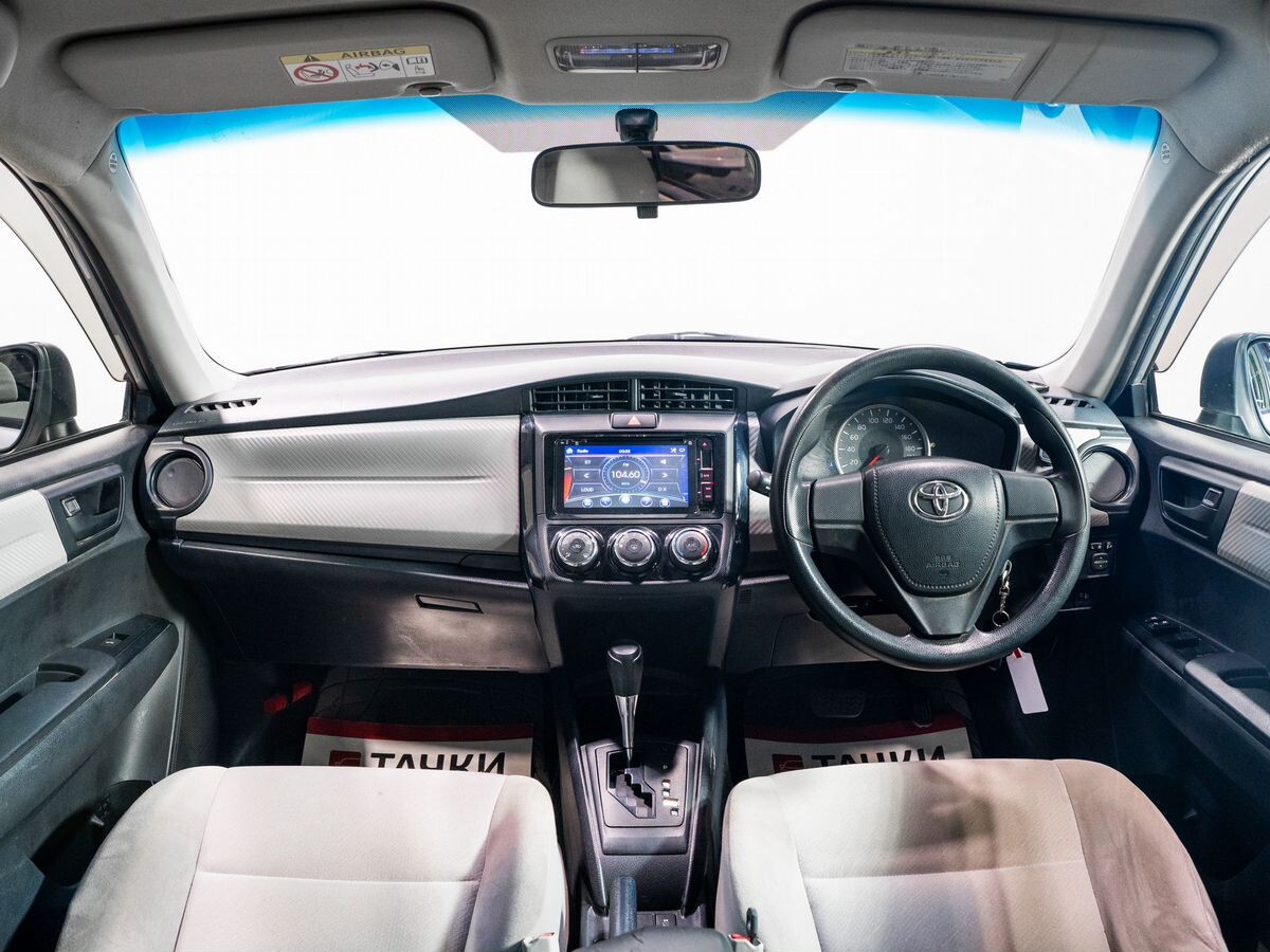 Toyota Corolla Axio 2013 - фото автомобиля