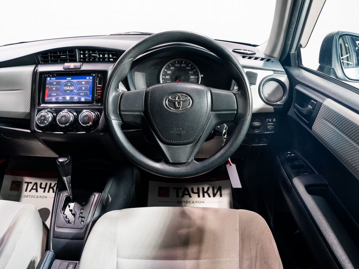 Toyota Corolla Axio 2013 - фото автомобиля