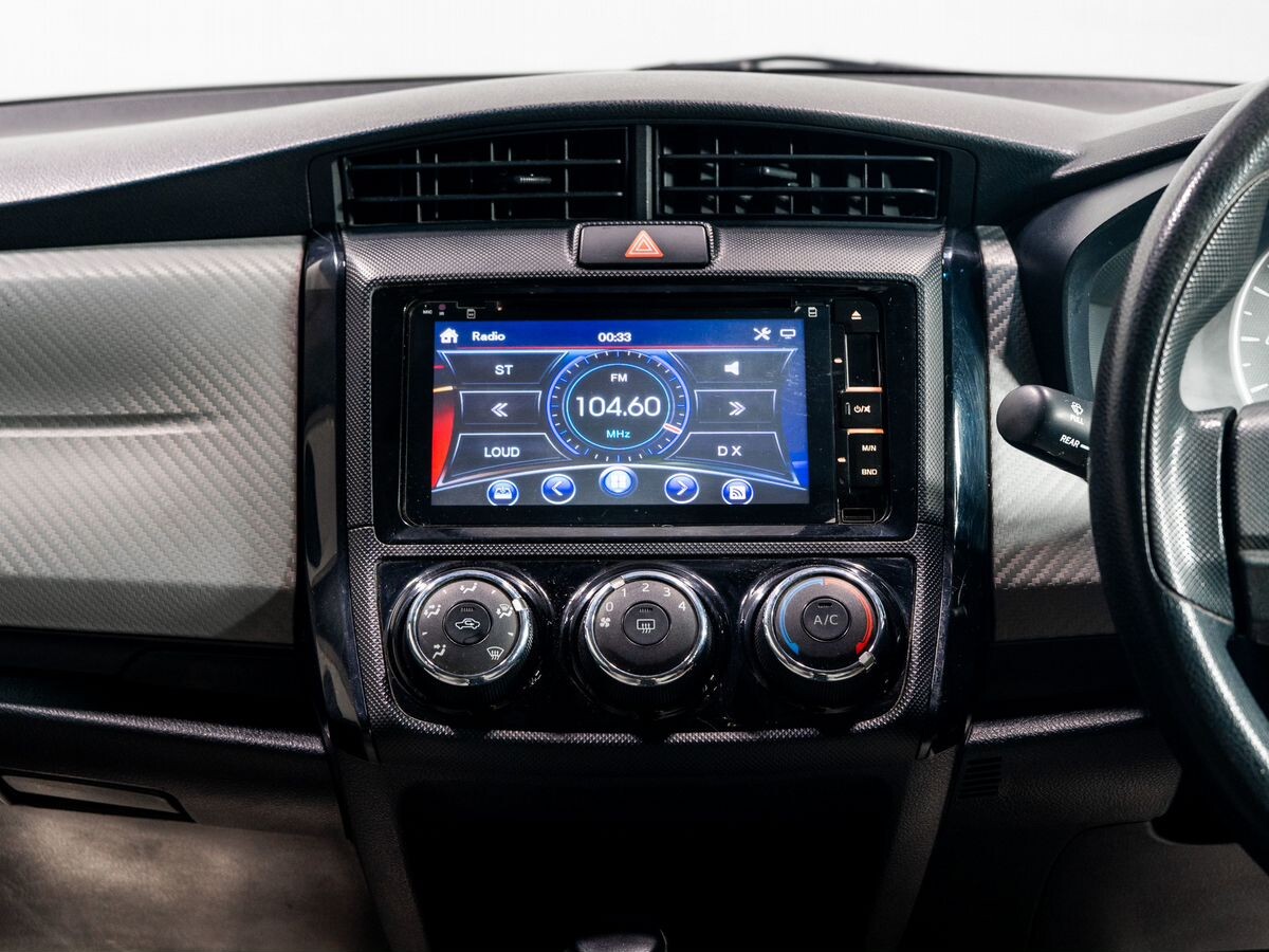 Toyota Corolla Axio 2013 - фото автомобиля