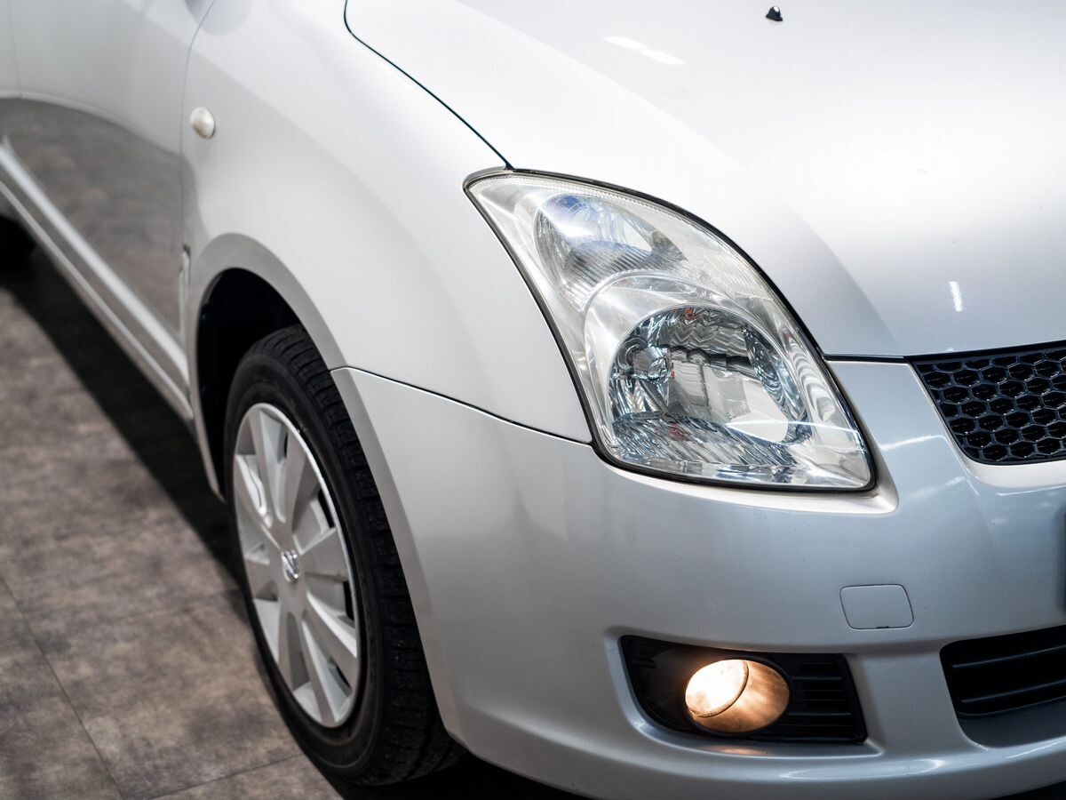 Suzuki Swift 2009 - фото автомобиля