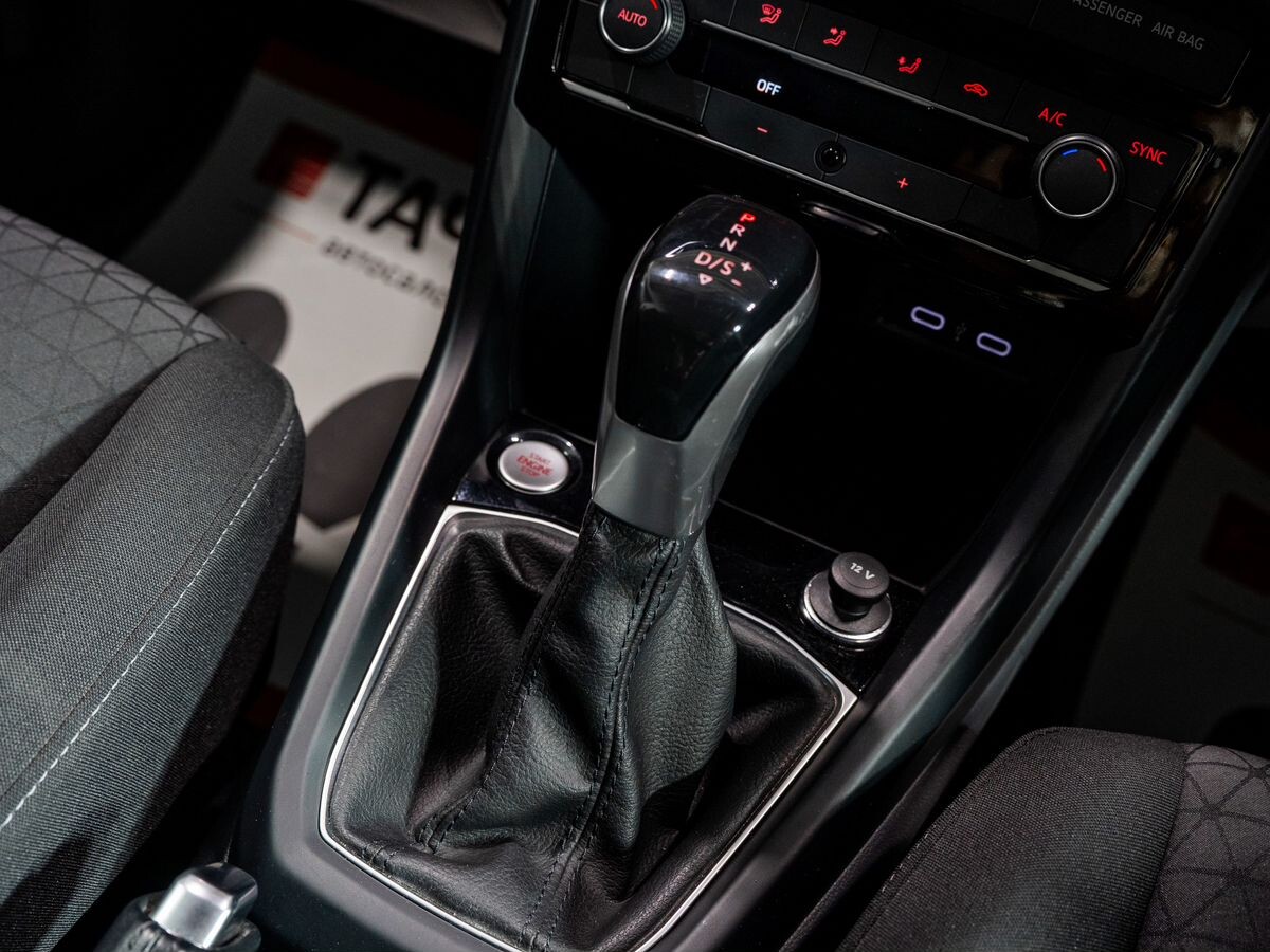 Volkswagen T-Cross 2020 - фото автомобиля