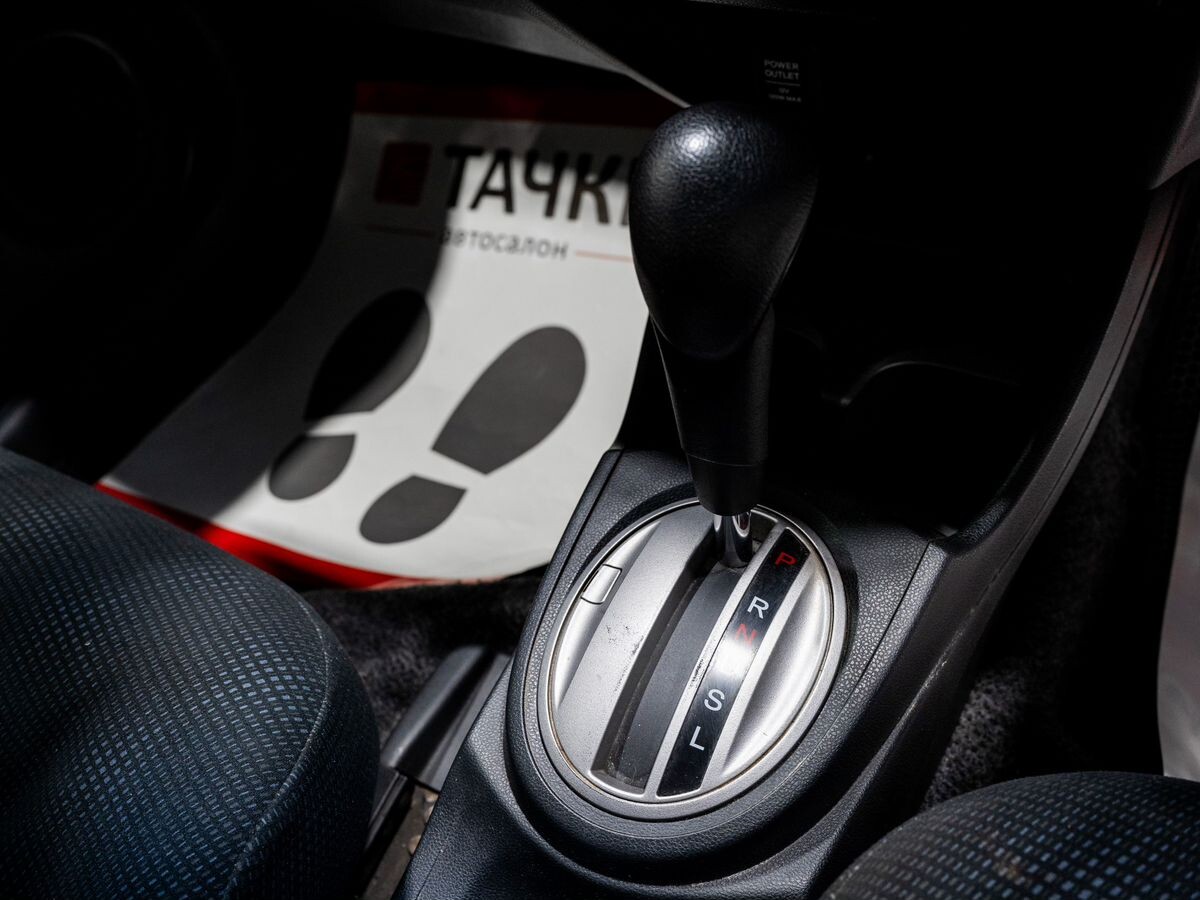 Honda Fit 2012 - фото автомобиля