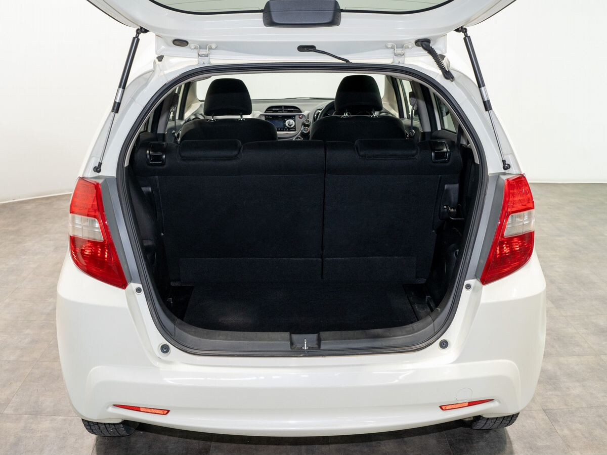Honda Fit 2012 - фото автомобиля