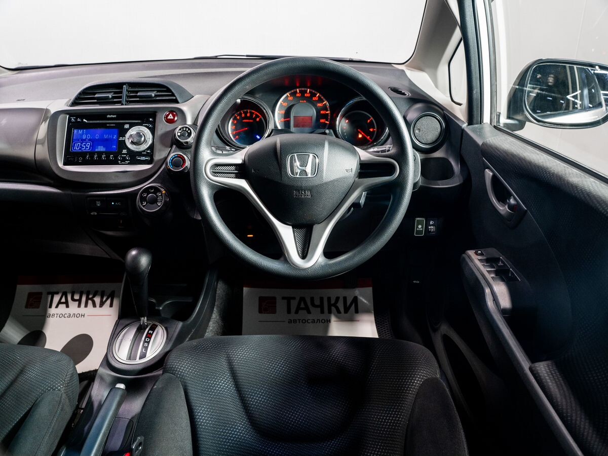 Honda Fit 2012 - фото автомобиля