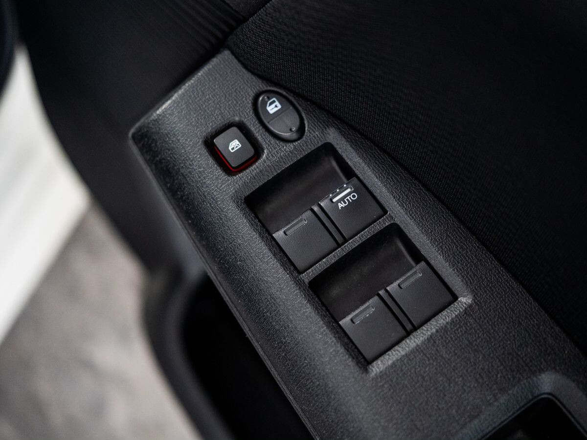 Honda Freed Spike 2012 - фото автомобиля