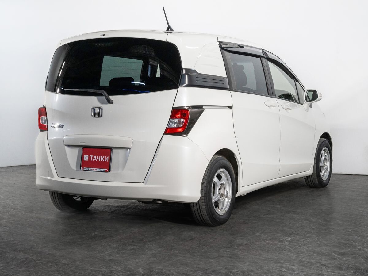 Honda Freed Spike 2012 - фото автомобиля