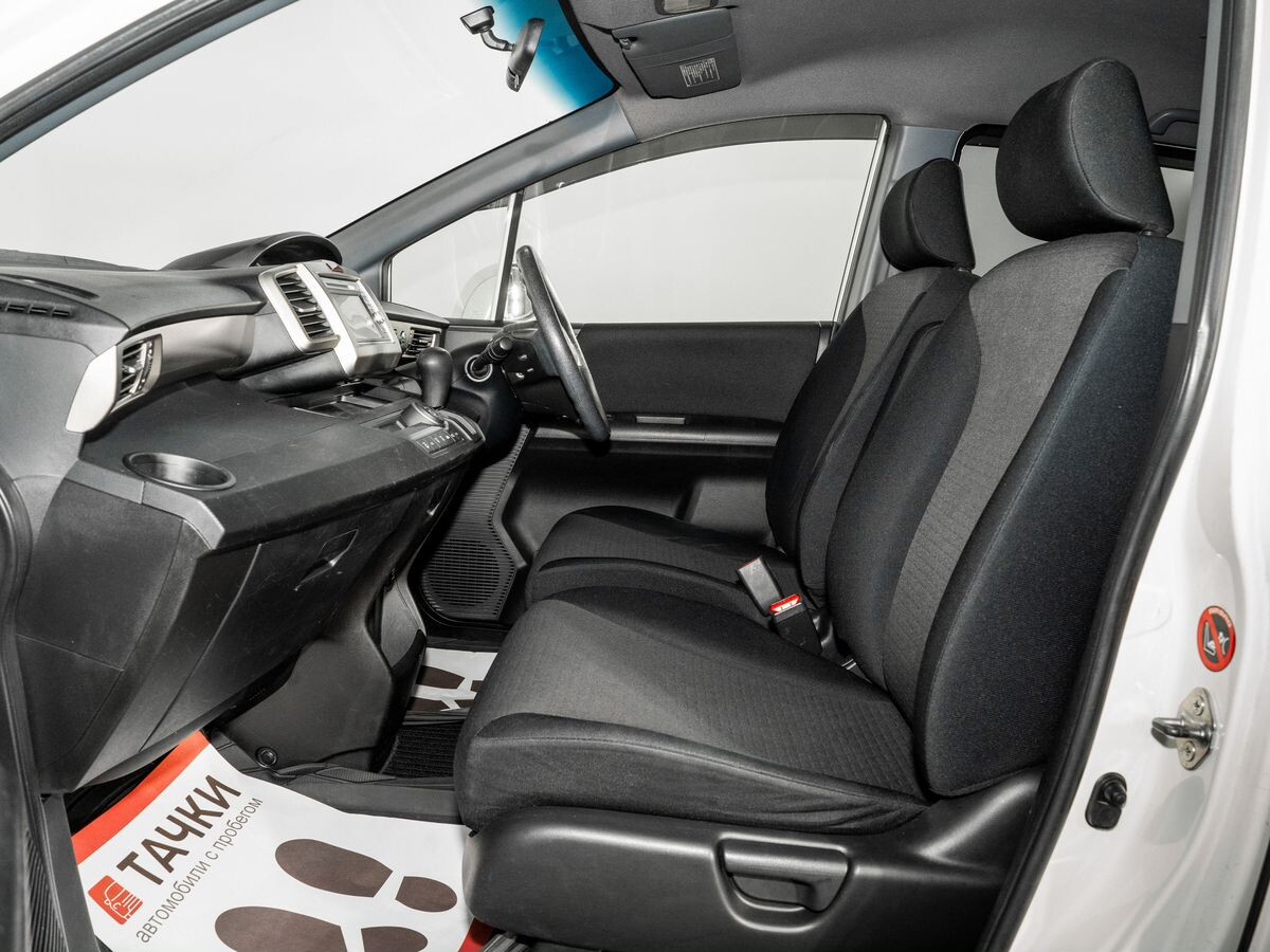 Honda Freed Spike 2012 - фото автомобиля