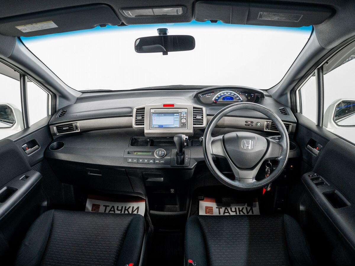 Honda Freed Spike 2012 - фото автомобиля